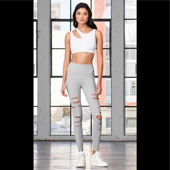🆕 ALO YOGA laser cut/ripped leggings 🆕 - Picture 2 of 11